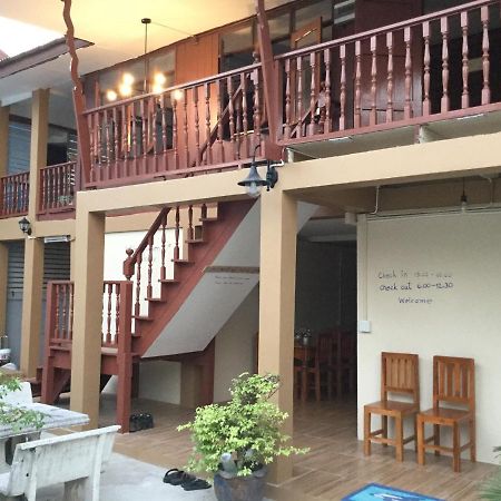 Siriwal Guesthouse Ayutthaya Bagian luar foto