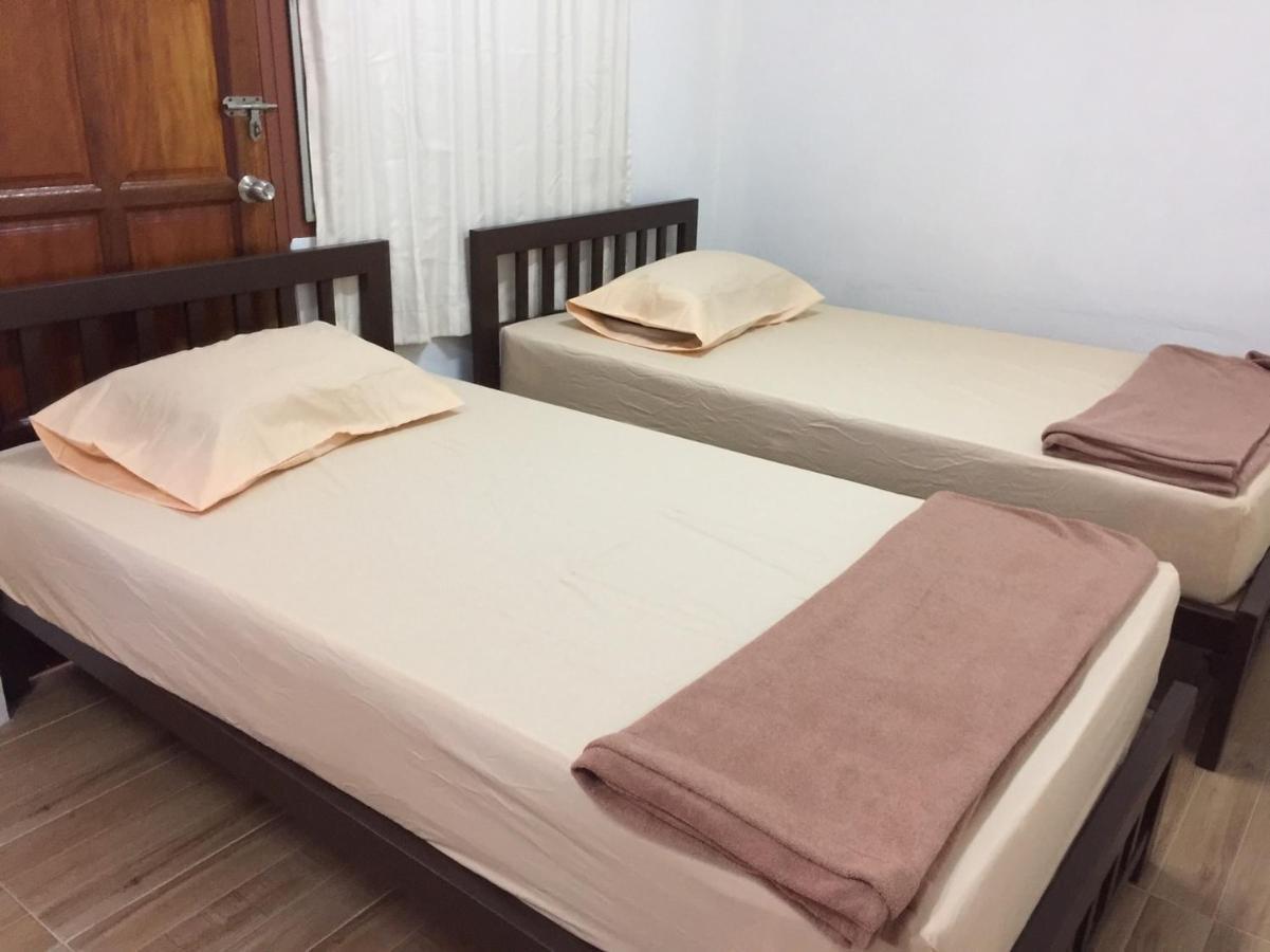 Siriwal Guesthouse Ayutthaya Bagian luar foto