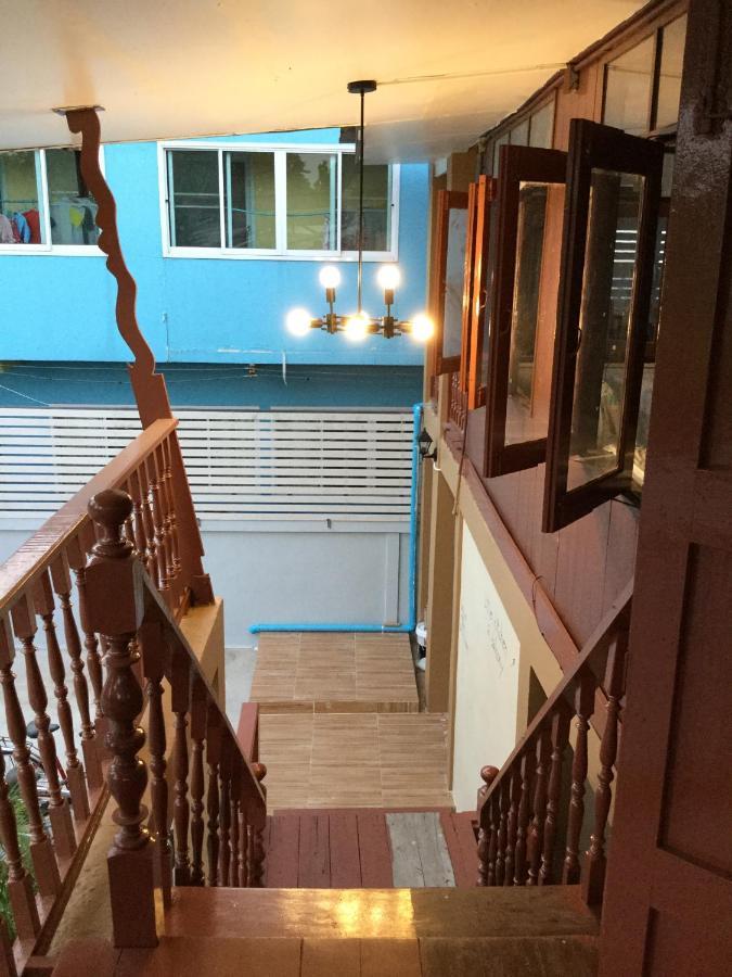 Siriwal Guesthouse Ayutthaya Bagian luar foto