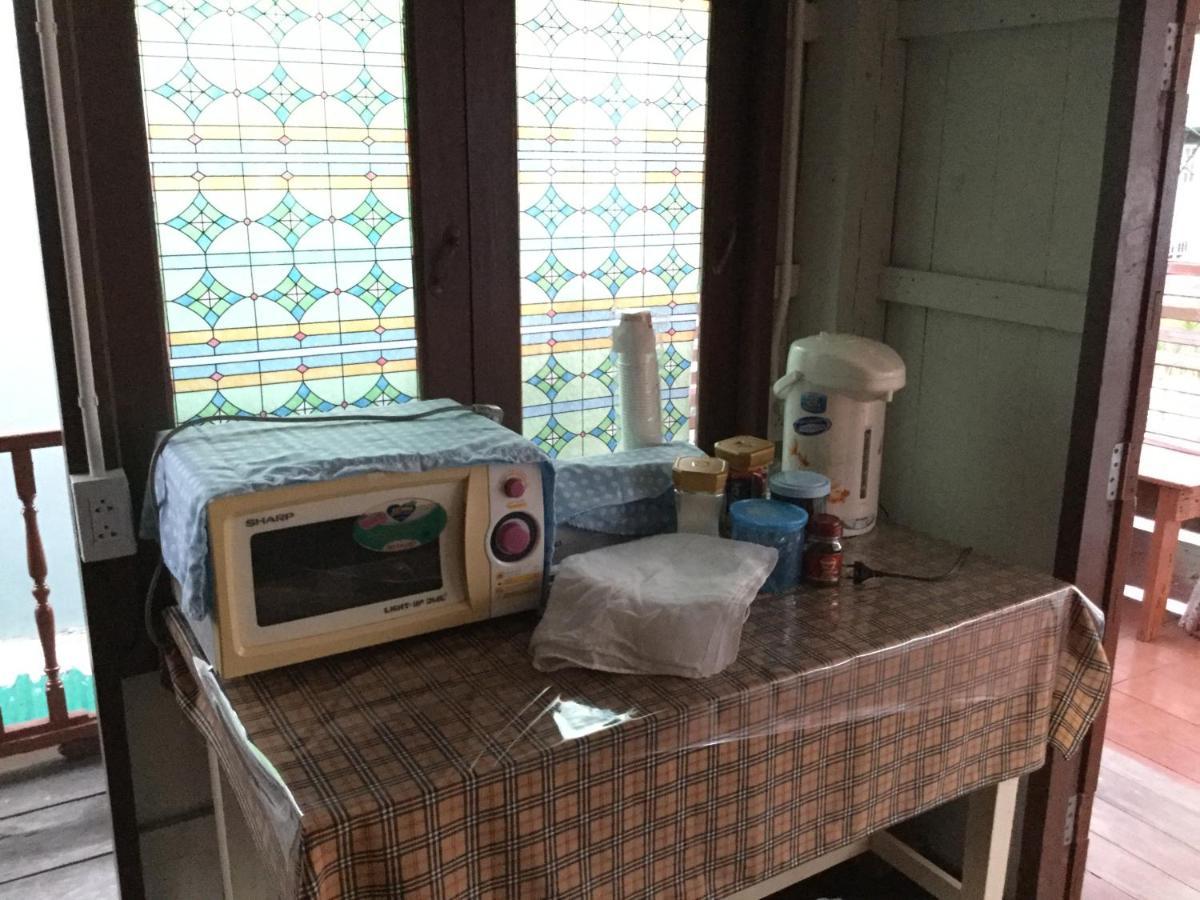 Siriwal Guesthouse Ayutthaya Bagian luar foto