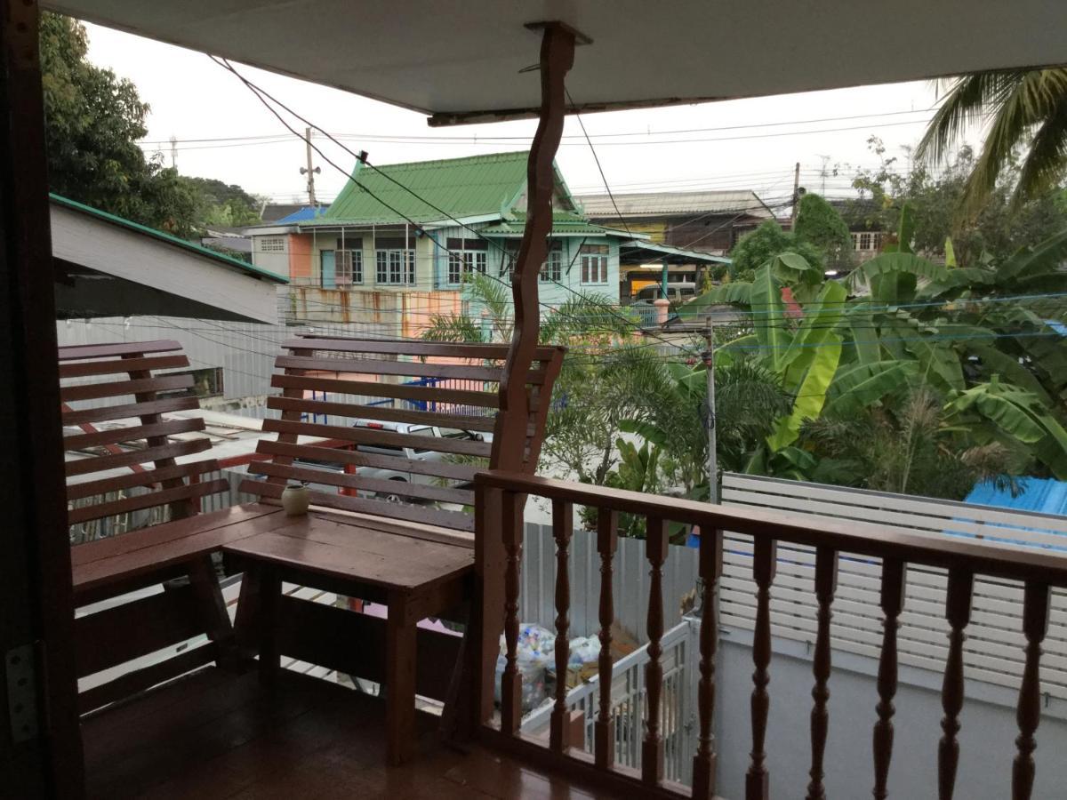 Siriwal Guesthouse Ayutthaya Bagian luar foto