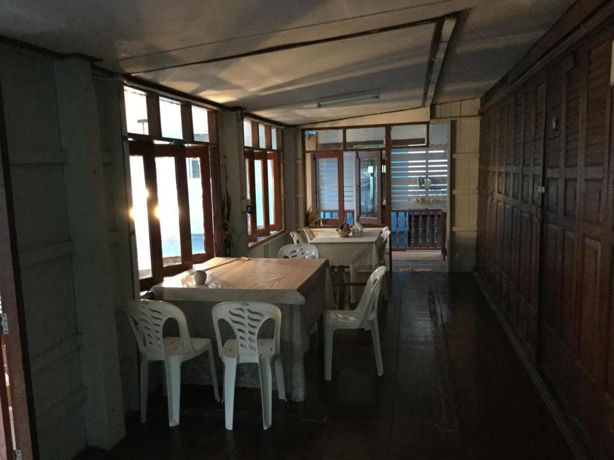 Siriwal Guesthouse Ayutthaya Bagian luar foto